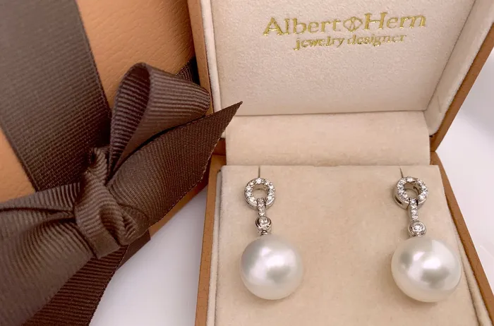 Earrings Earrings 18kt White Gold Dangle South Sea Pearl Diamonds Albert Hern Earrings Earrings 18kt White Gold Dangle South Sea Pearl Diamonds Albert Hern