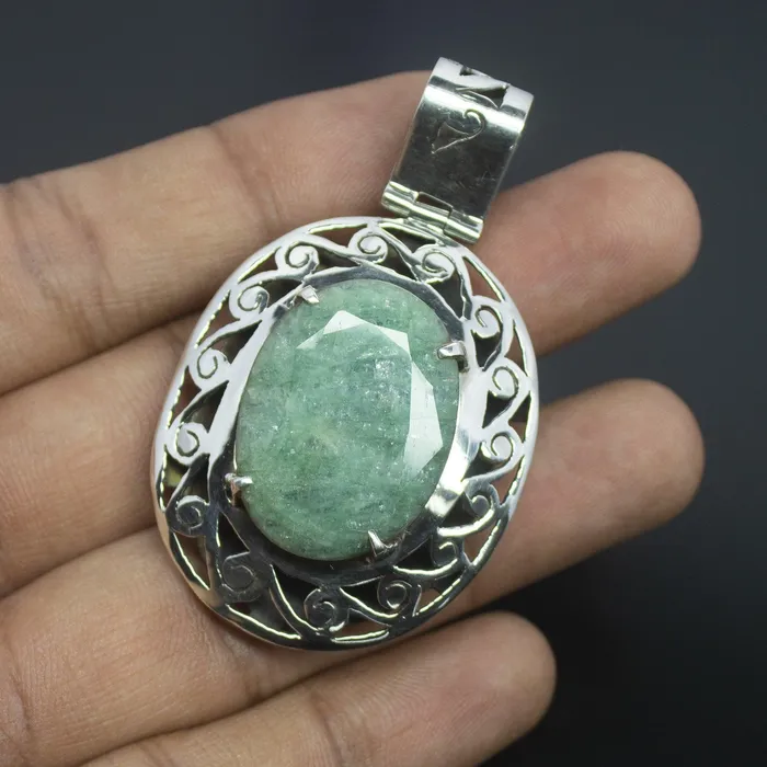 Beads Supplies USA 16g Totally Handmade Natural Emerald Oval Shape 925 Sterling Silver Pendant Necklaces